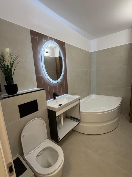 Doua camere decomandat, totul nou, nelocuit dupa renovare!